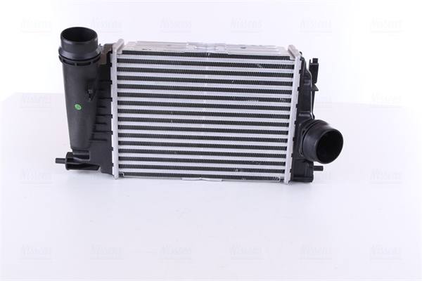 Intercooler, compresor 961521 NISSENS