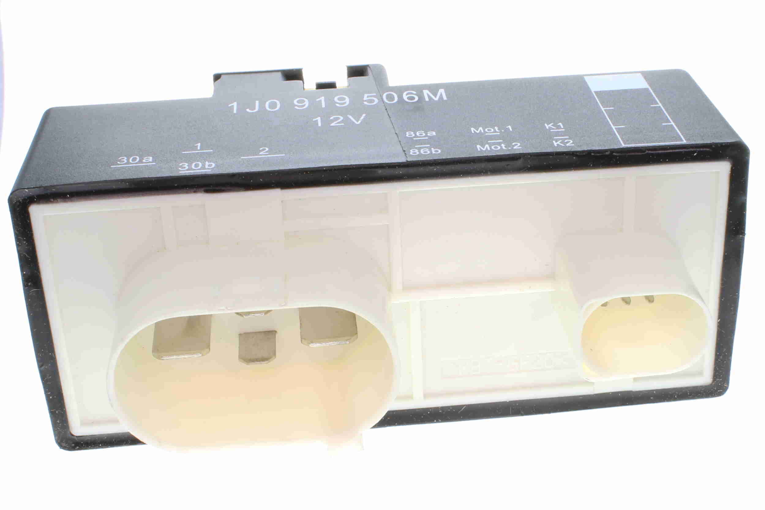 Releu, ventilator radiator V15-71-0035 VEMO