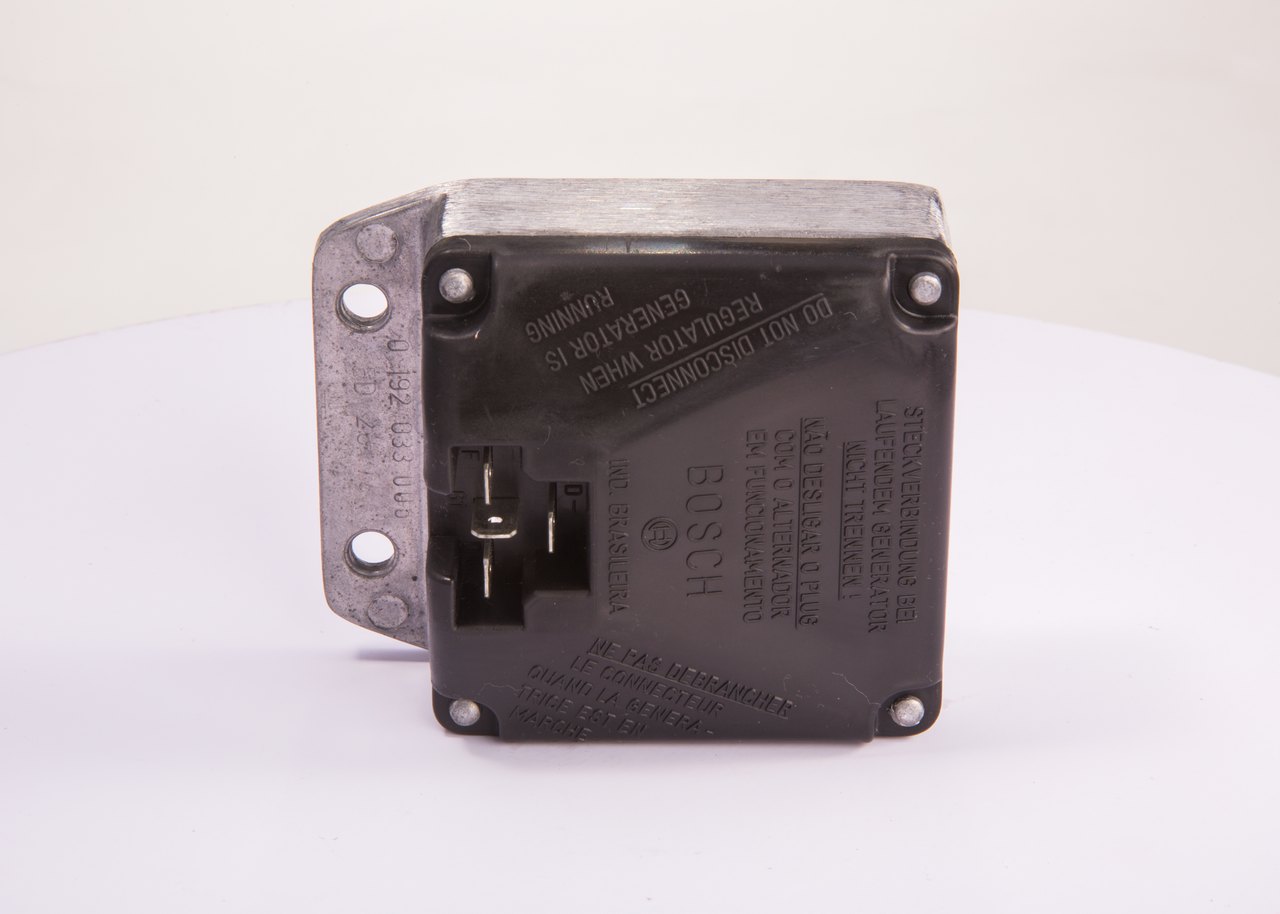 Regulator, alternator 0 192 033 005 BOSCH