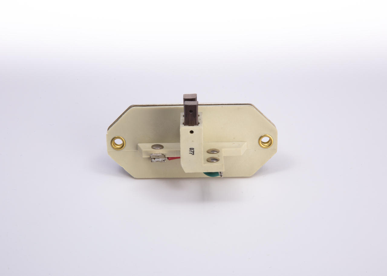 Regulator, alternator 1 986 AE0 011 BOSCH