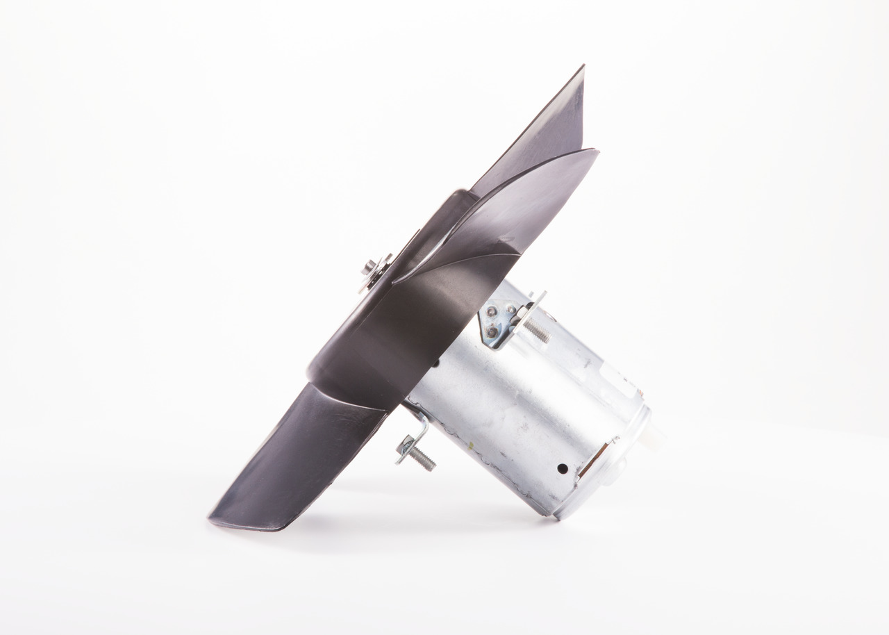 Motor electric,ventilator 9 130 451 090 BOSCH